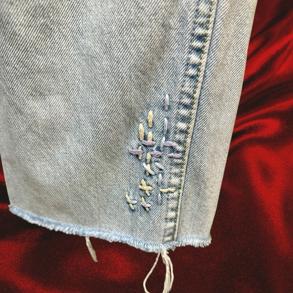 AMO ‘Loverboy’ High-Rise Straight Leg Jeans in “Cloudy” w/ Whipstitch Details 28 - Picture 7 of 16